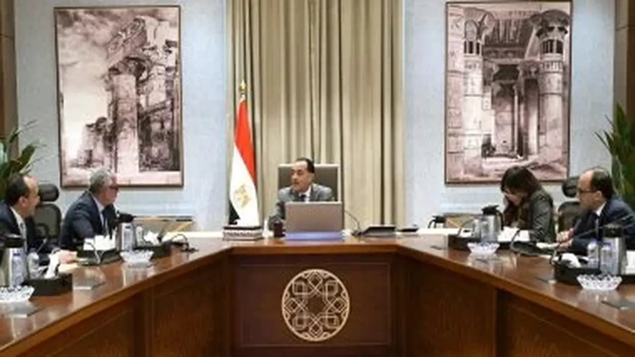 الاقتصاد المصري يركز على تطوير المنطقة الاقتصادية لقناة السويس لتعزيز جذب الاستثمارات